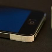 iPhone 4 avec scotch pour l'antenne
